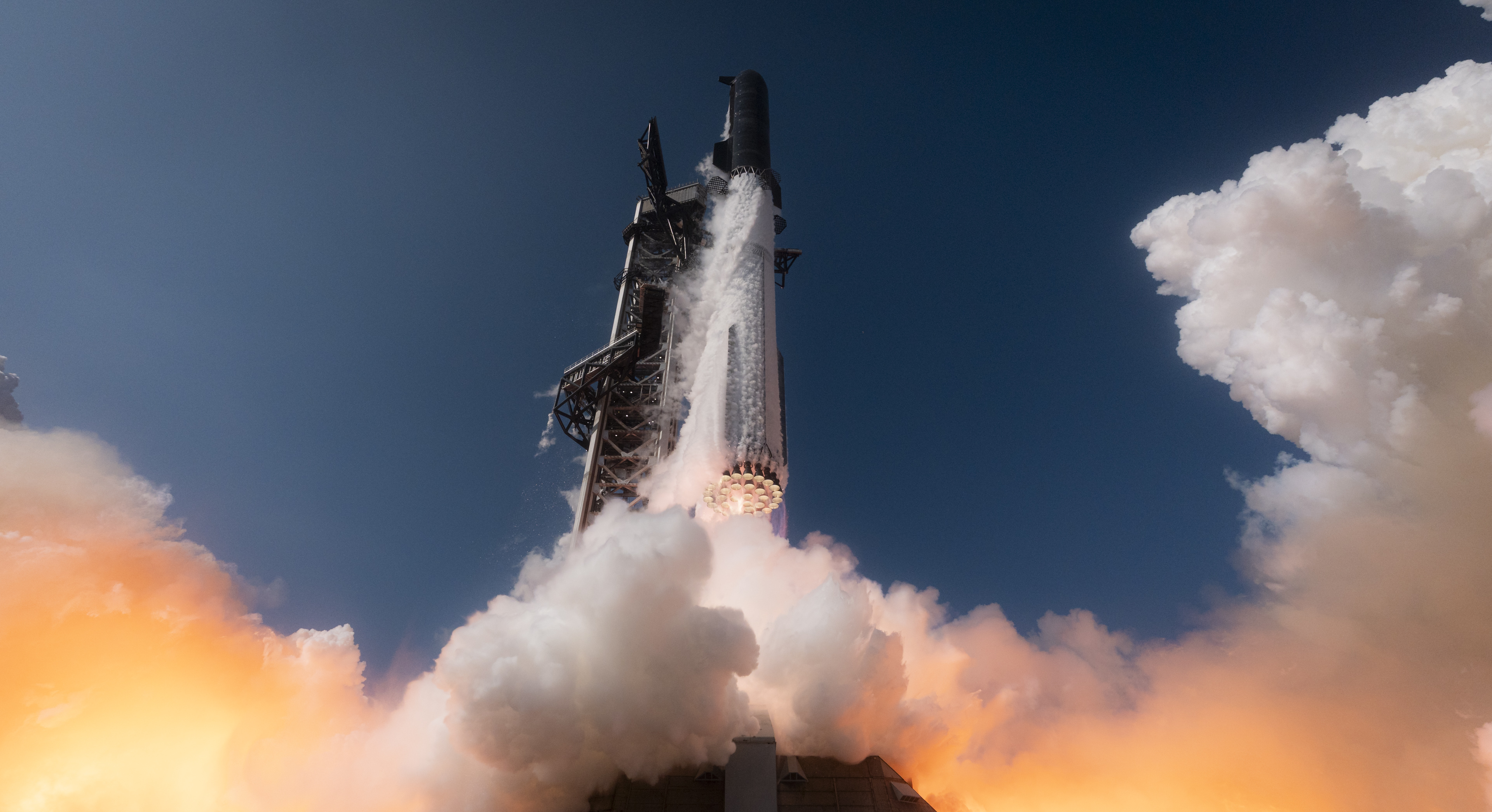 SpaceX第三代星舰完成发射：成功释放星链模拟载荷并按计划返航