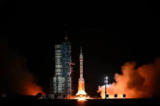 神舟二十三号发射成功！“天宫”迎来首位香港航天员