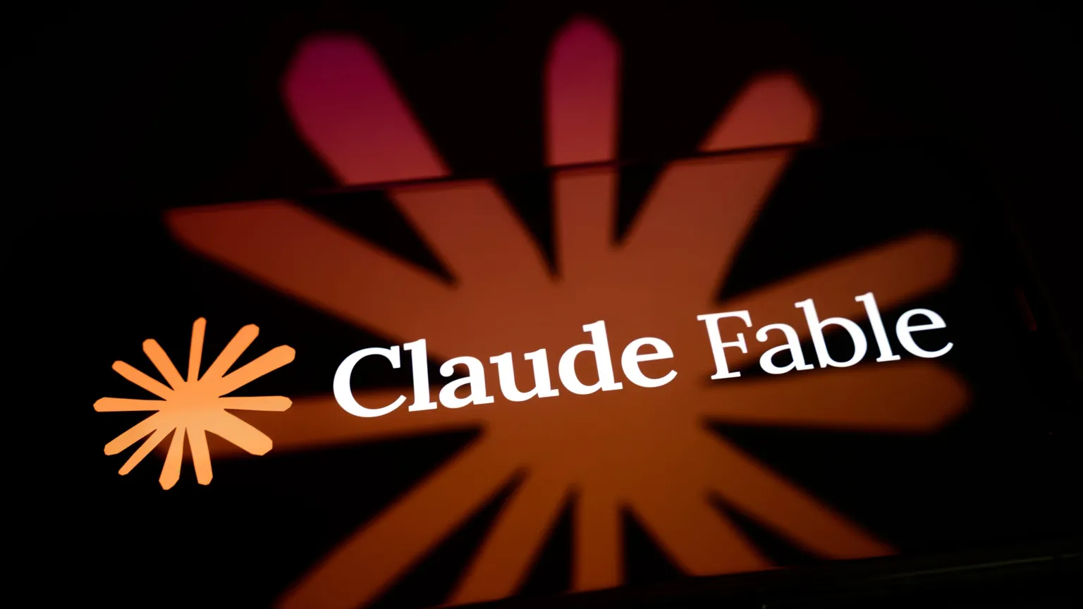 神话落幕！Claude Fable 5 的 96 小时生死劫