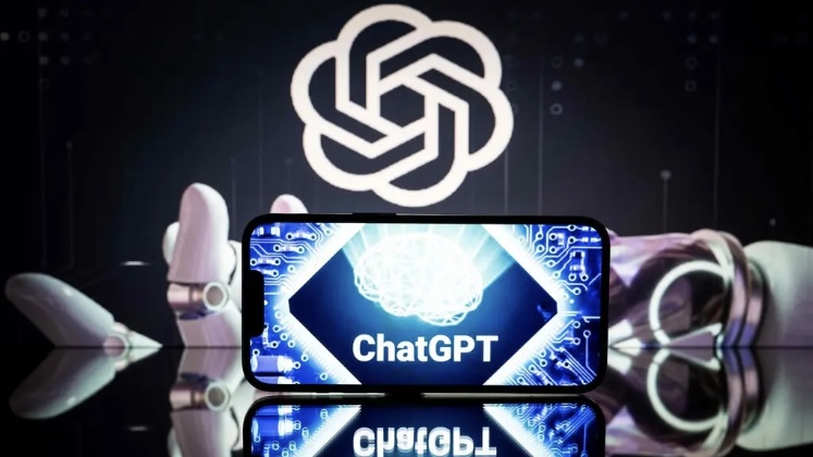 你与ChatGPT的私密对话 可能正被真人逐条打分